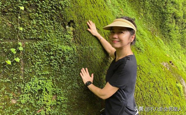 香港女星钟楚红简历（丈夫去世的香港女星）(18)