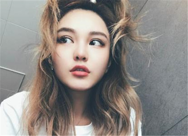 周扬青家境显赫惊人是真的吗,罗志祥为什么看上周扬青怎么认识的