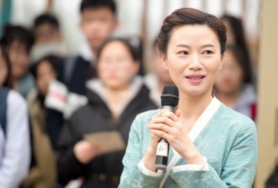 ​中南大学教授杨雨工资有多高（中南大学美女教授杨雨）