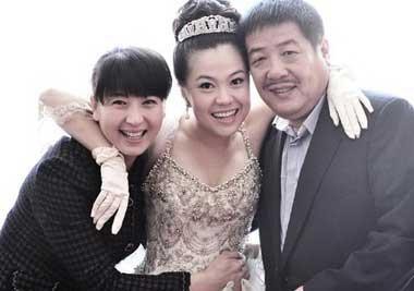 闫学晶老公（山杏闫学晶两段婚姻三个孩子）