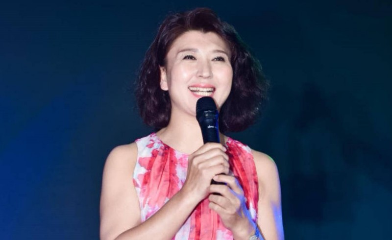 闫学晶老公（山杏闫学晶两段婚姻三个孩子）
