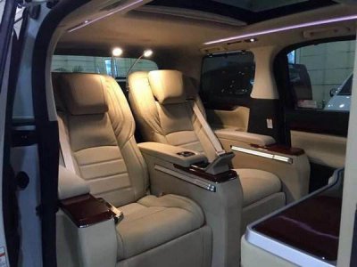 ​明星坐的保姆车是什么车(明星保姆车是什么车)