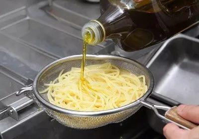 意大利面做法英语（生活小技巧都叫做Pasta）(14)