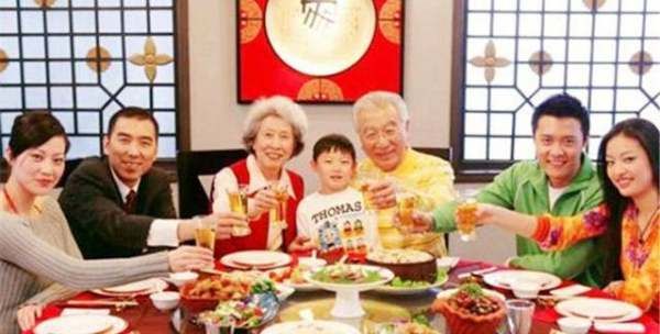 上席是哪个位置,农村酒席坐座位有什么讲究吗图1