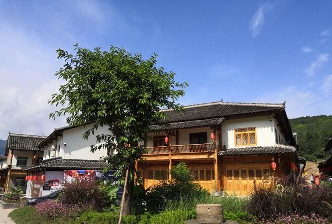 飞入寻常百姓家上一句