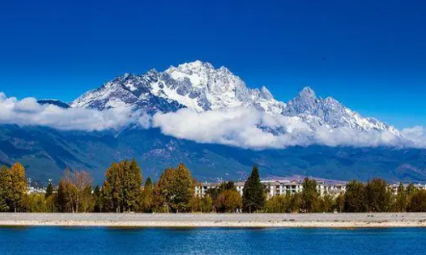 丽江玉龙雪山海拔,云南玉龙雪山景点海拔高度是多少米图2