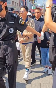 ​啥情况？甄子丹为排场大道歉 现场确实没必要