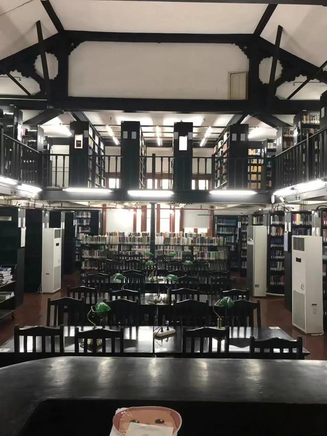 华东政法大学图书馆（华东政法大学长宁校区小红楼图书馆）(4)