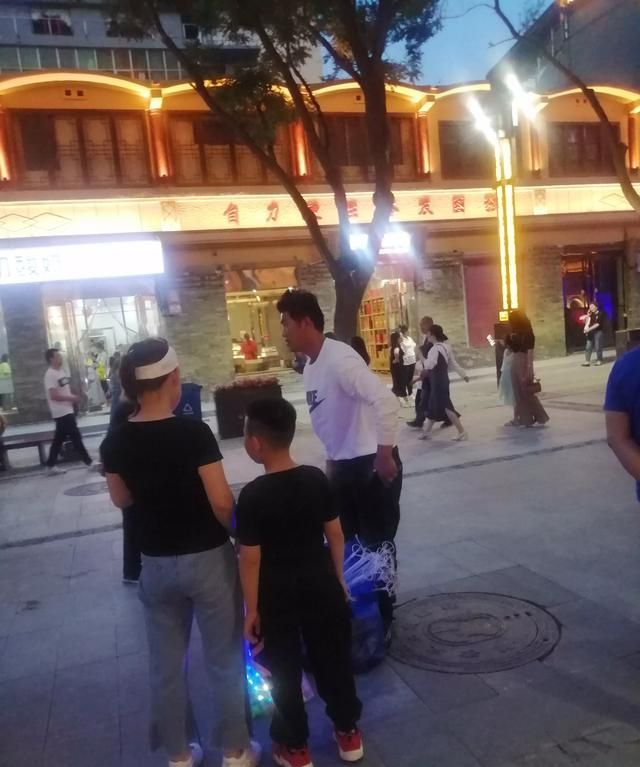 死海在哪里，请问中国“死海”在哪个省？啥市？哪个区？你去过吗？图1
