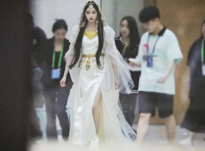 ​关晓彤唐嫣宋亚轩古装造型路透 唐嫣温婉优雅、关晓彤俏皮、宋亚轩清爽少年太吸