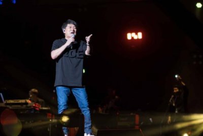 ​周华健太贴心，演唱会为粉丝准备提词器