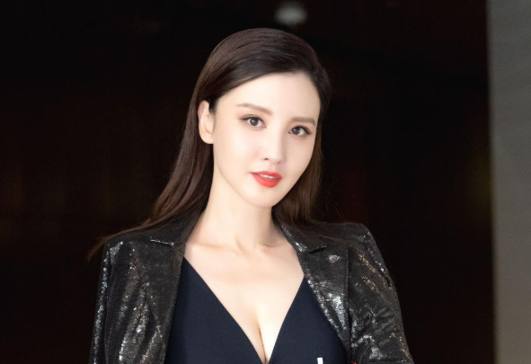 张萌个人资料