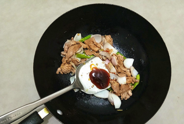 洋葱炒牛肉怎么炒,牛肉炒洋葱怎么做图8