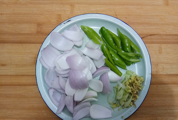 洋葱炒牛肉怎么炒,牛肉炒洋葱怎么做图3