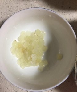 ​皂角米泡开的水还能要吗，皂角米泡的那水要倒掉吗？