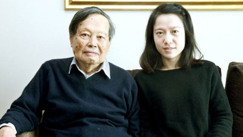 杨振宁和翁帆接吻照片 翁帆以后对这老少恋几乎没有什么美好的回忆