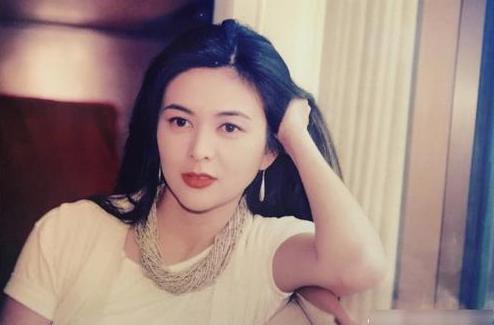 刘銮雄关之琳什么关系 刘銮雄为什么塞关之琳是真的吗