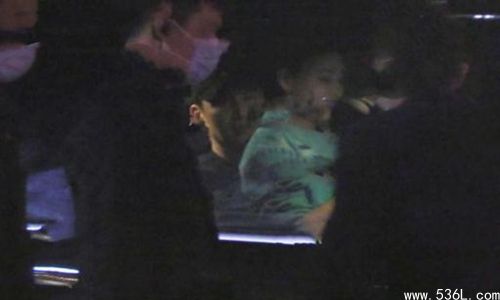 秋瓷炫于晓光被曝婚变 男方深夜酒醉搂抱美女疑出轨