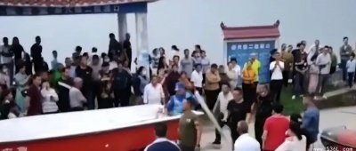 ​湖北5名中学生游泳时被急流冲走