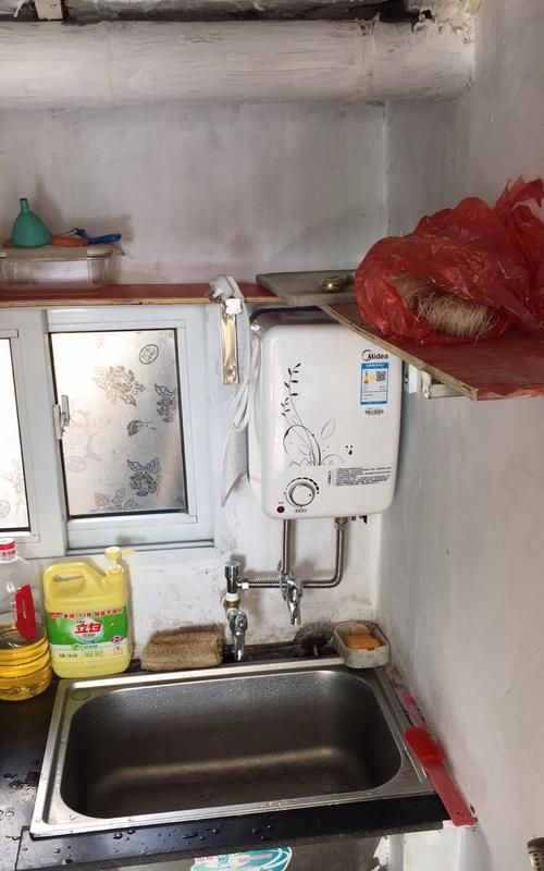 家的自来水放出热水,是怎么回事?