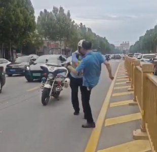 ​交警规劝男子遵守交通规则却遭其拳脚相加？回应：情况属实