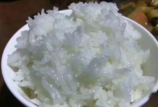 年夜饭什么时候吃，为什么现在年夜饭放到了下午或傍晚吃，而不是午夜吃？图9