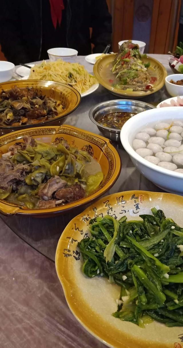 年夜饭什么时候吃，为什么现在年夜饭放到了下午或傍晚吃，而不是午夜吃？图5