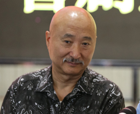 小品之王陈佩斯：状告央视获赔33万后遭封杀22年，如今迎来新高度