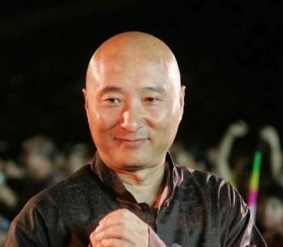 小品之王陈佩斯：状告央视获赔33万后遭封杀22年，如今迎来新高度