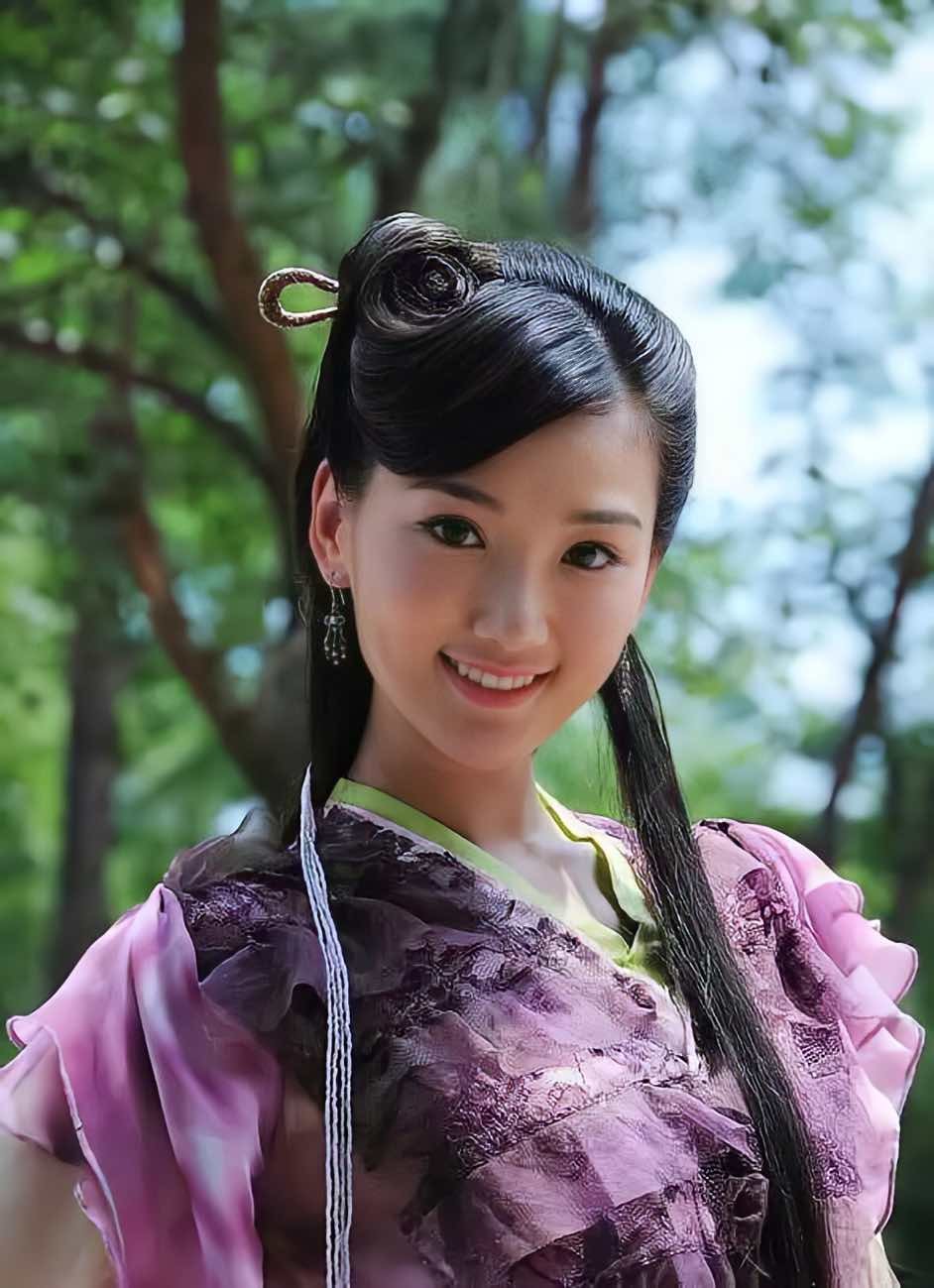 毛晓彤的成长史，她的逆袭堪比爽文女主角