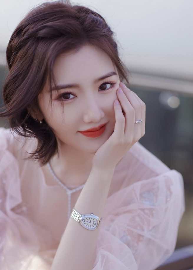 毛晓彤的成长史，她的逆袭堪比爽文女主角