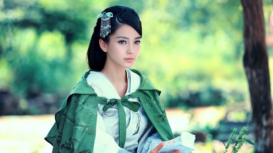 毛晓彤的成长史，她的逆袭堪比爽文女主角