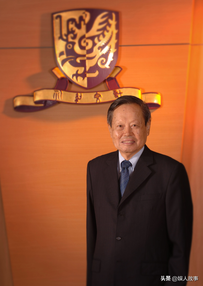杨振宁的个人资料及简介 ：和翁帆恩爱19年，月薪百万都交给妻子，她的选择令人泪目