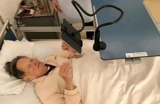 杨振宁的个人资料及简介 ：和翁帆恩爱19年，月薪百万都交给妻子，她的选择令人泪目