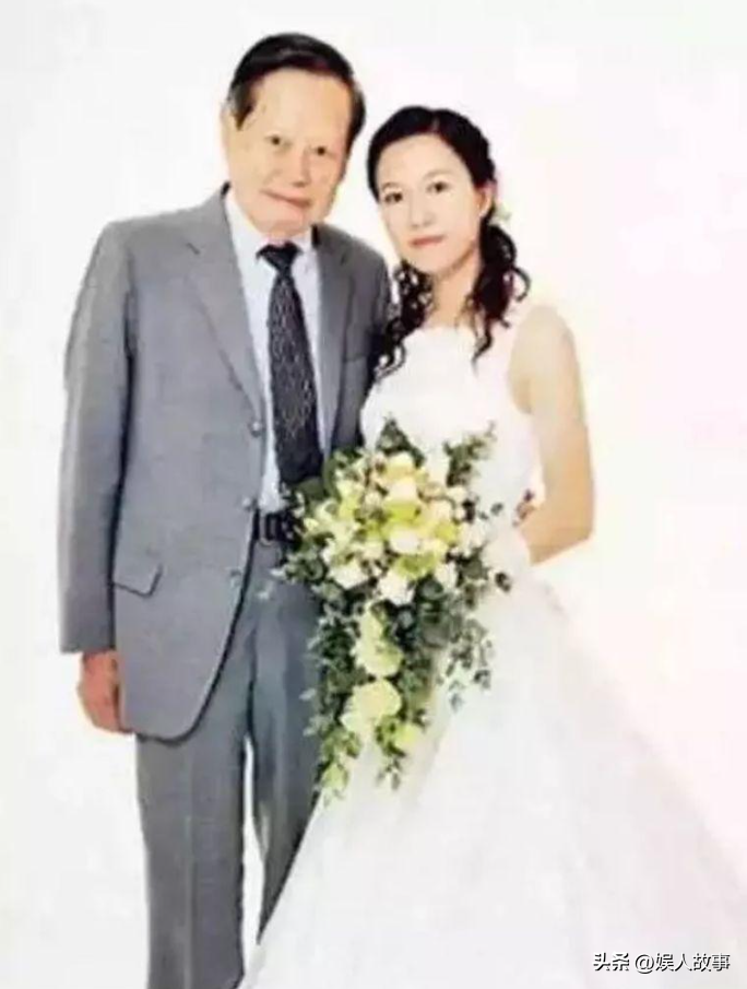 杨振宁的个人资料及简介 ：和翁帆恩爱19年，月薪百万都交给妻子，她的选择令人泪目
