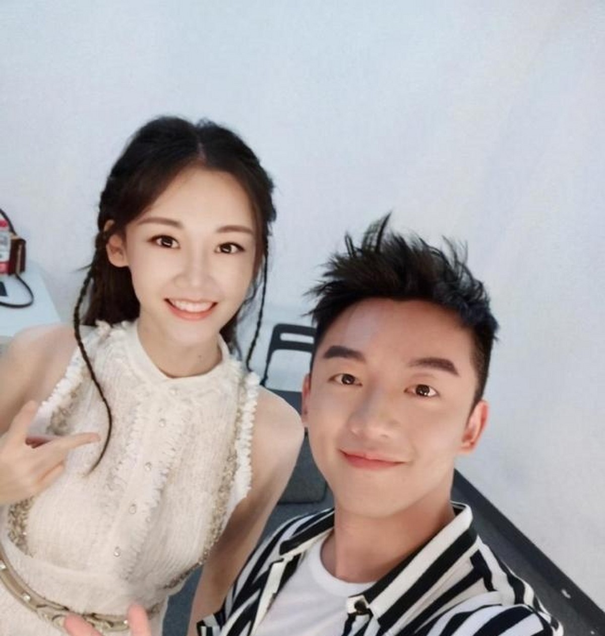 郑恺：被“女海王”骗，被女富豪伤，情感磋磨后娶平凡女孩很幸福