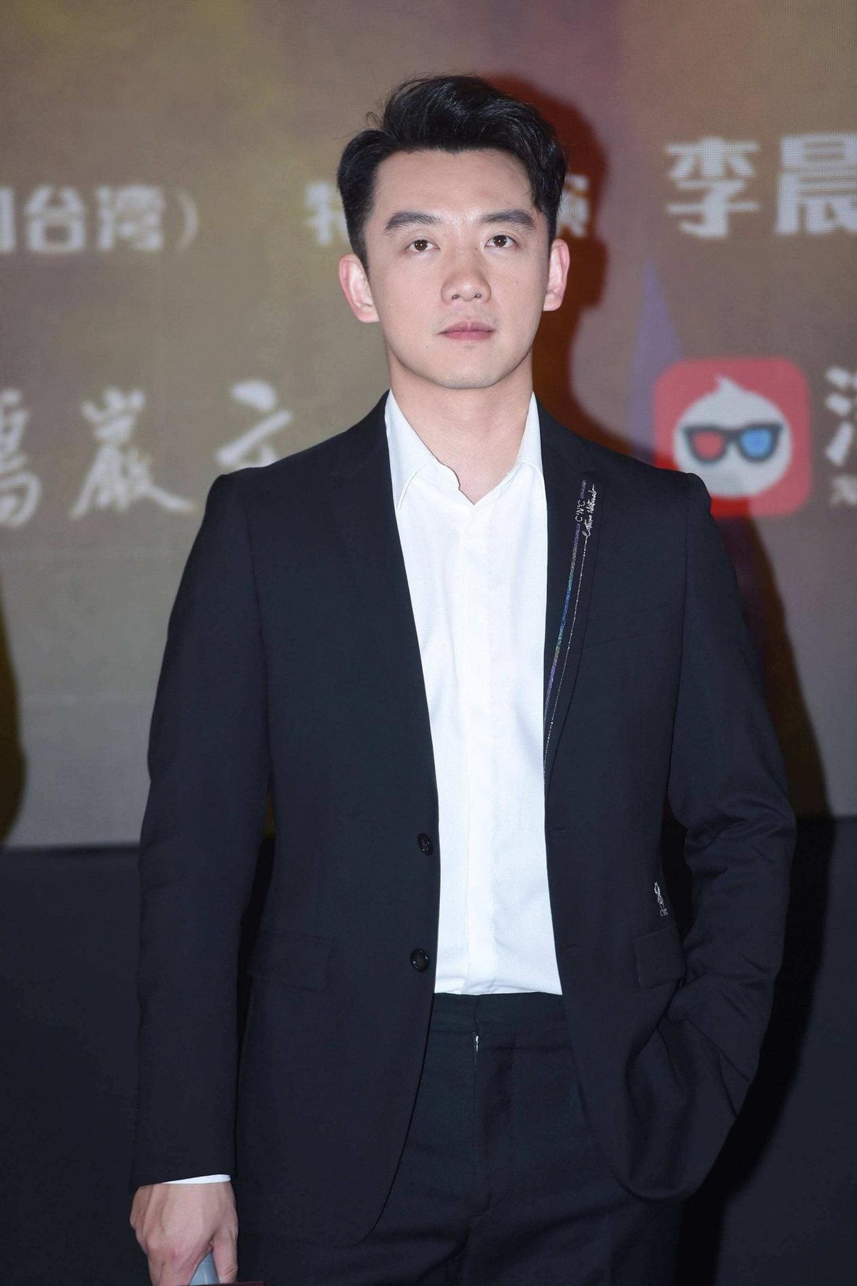 郑恺：被“女海王”骗，被女富豪伤，情感磋磨后娶平凡女孩很幸福