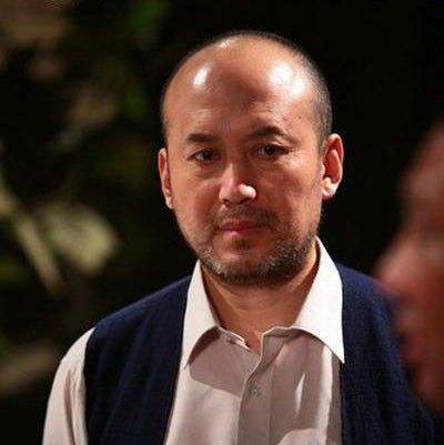郭达：喂猪工人成春晚常客，当红时无奈隐退，娶到吴芳最得意