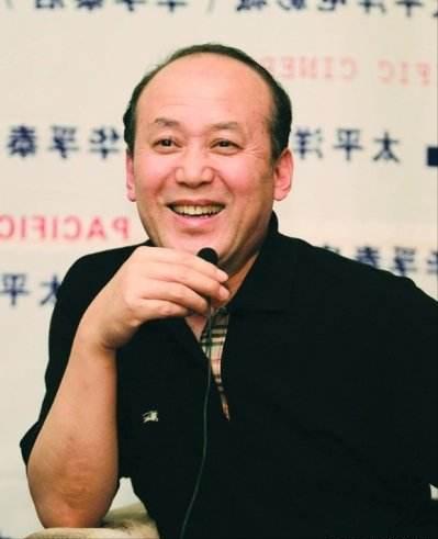 郭达：喂猪工人成春晚常客，当红时无奈隐退，娶到吴芳最得意