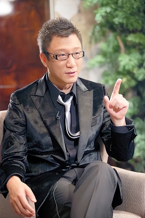孙红雷与丁嘉丽分手20年：他娶海归美女做爸爸，她愧对女儿仍单身