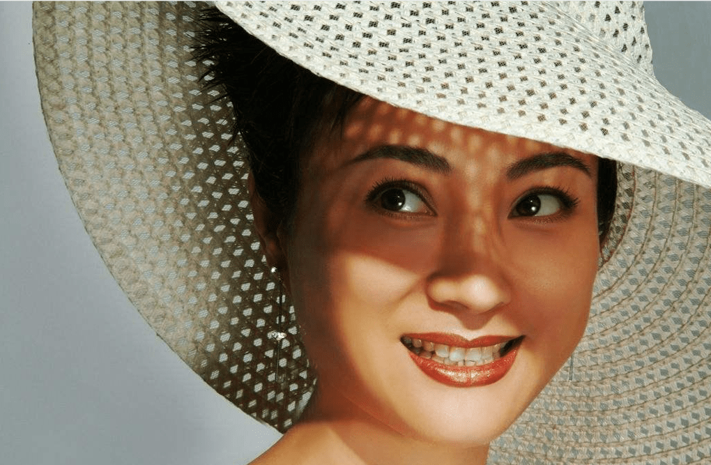 “玉兔精”李玲玉个人资料简介（两婚两离，单身抚养儿子多年，如今靠商演捞金）