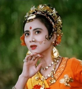 ​“玉兔精”李玲玉个人资料简介（两婚两离，单身抚养儿子多年，如今靠商演捞金