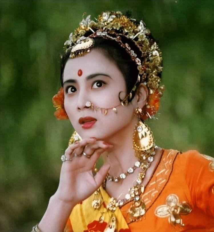 “玉兔精”李玲玉个人资料简介（两婚两离，单身抚养儿子多年，如今靠商演捞金）