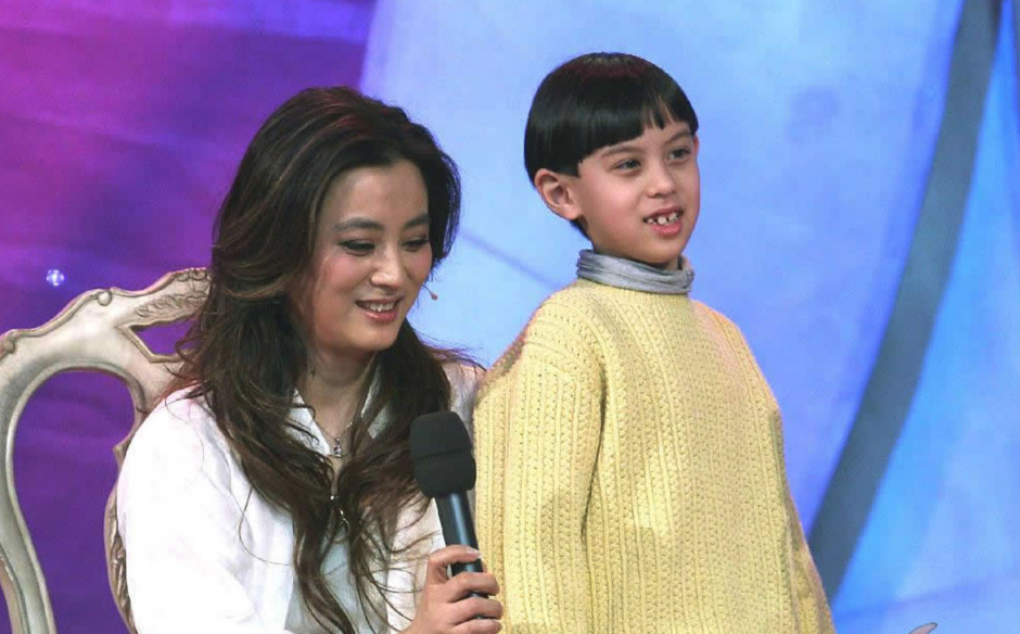 “玉兔精”李玲玉个人资料简介（两婚两离，单身抚养儿子多年，如今靠商演捞金）