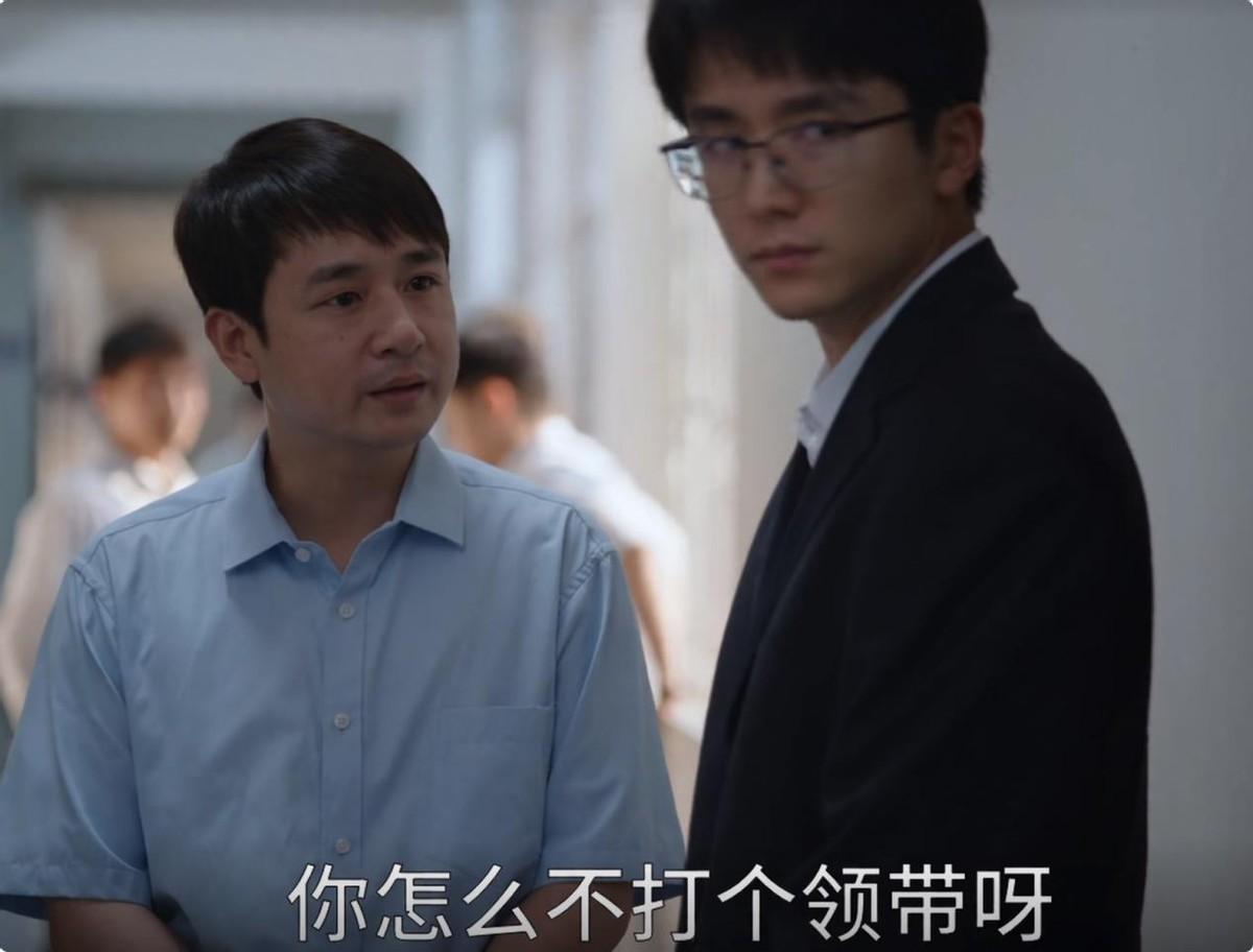 张新成个人资料简介及家世（明明是个新人，却和一众老戏骨抢镜头，演员张新成啥来头？）