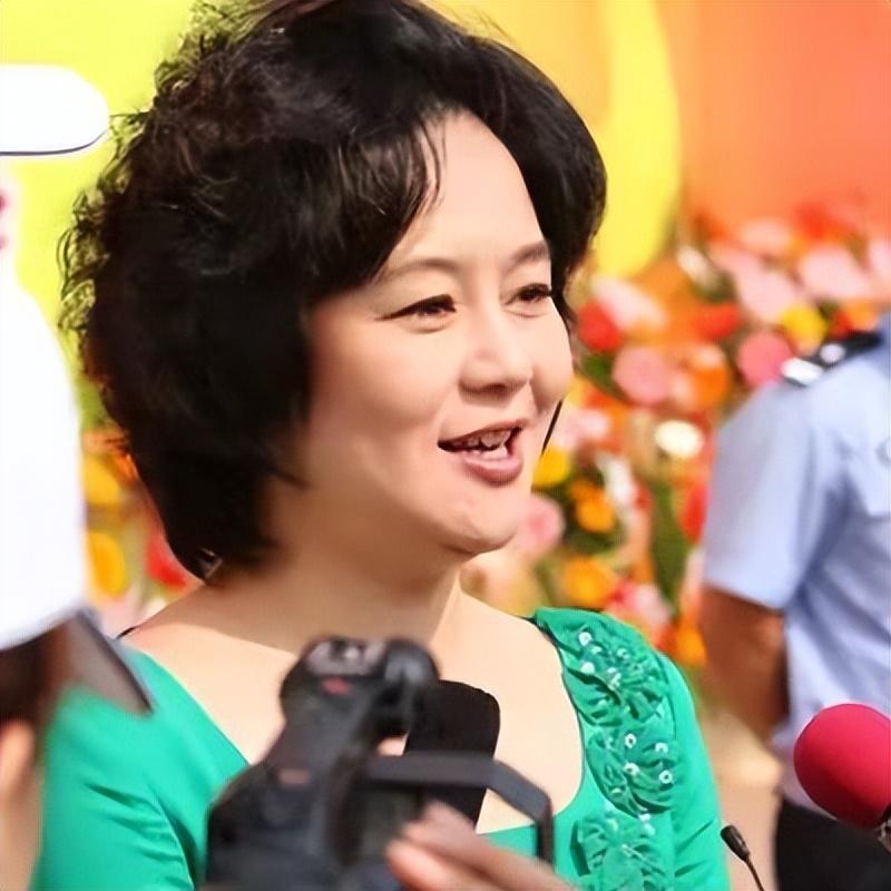 鞠萍的个人资料简介 ，一婚任劳任怨却不被理解，再婚中获得幸福