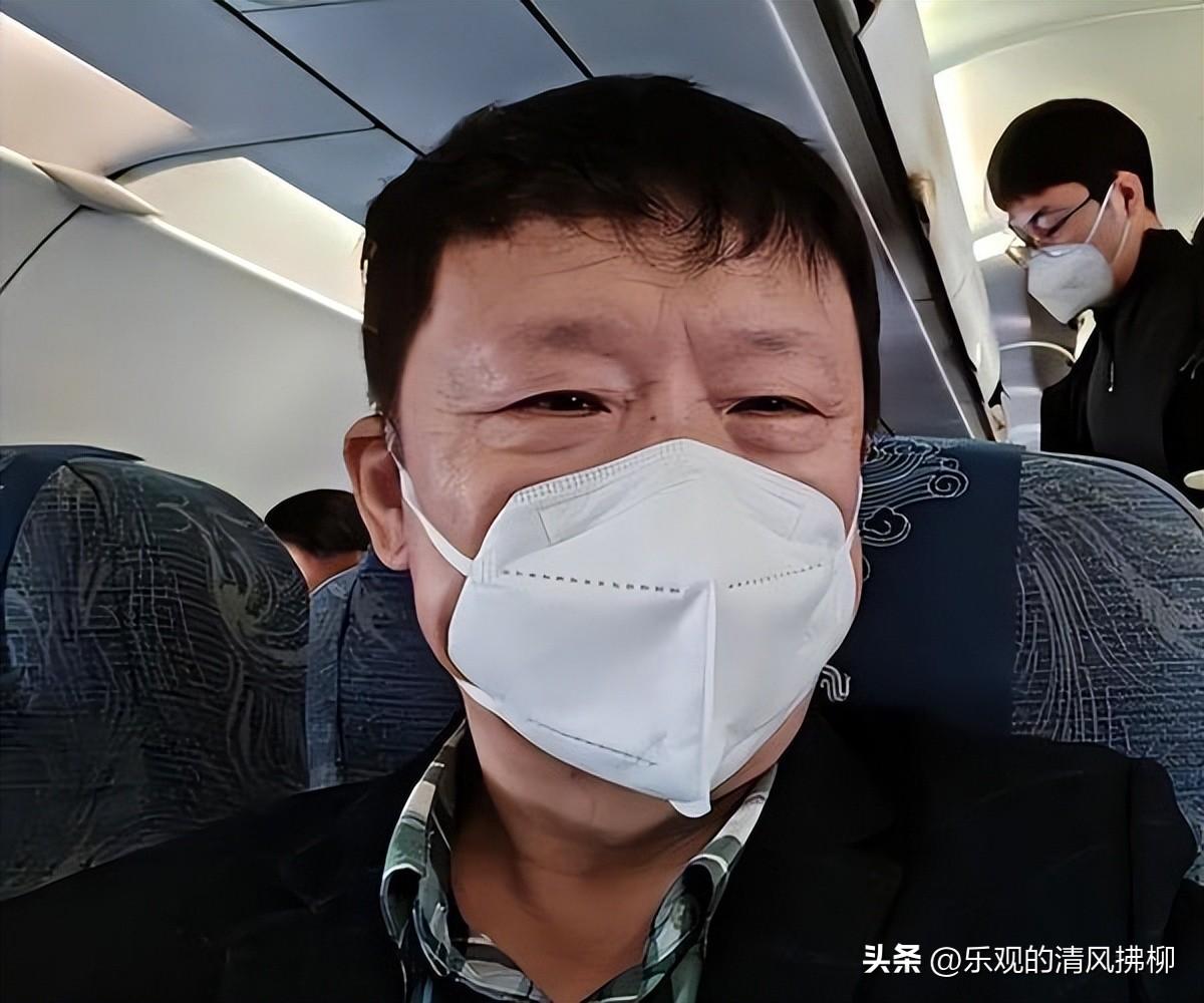 胡锡进简介个人资料（胡锡进到成都参加活动，自吹掌声不断，合影时心惊胆战怕被感染）