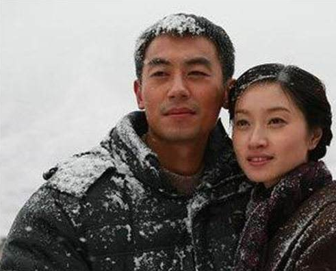 朱亚文个人资料 ：因事业和9年初恋分手，29岁娶沈佳妮，至今零绯闻