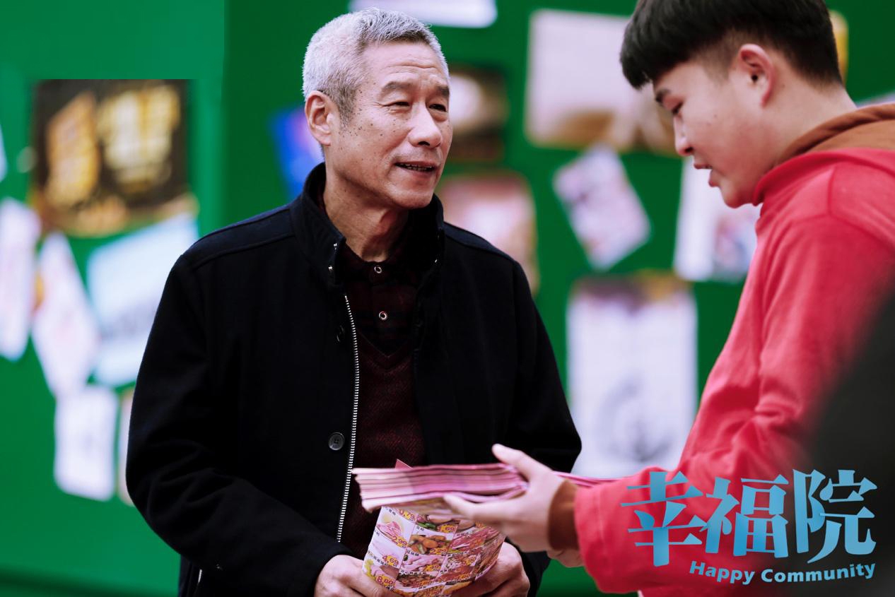 刘佩琦个人资料，这辈子最正确的决定是坚守与平凡妻子的爱情，她成就了我