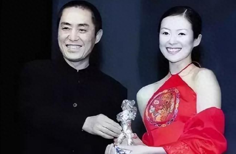 演员章子怡个人资料：不顾父母反对嫁给三婚男人汪峰，甘当后妈，孝敬婆婆